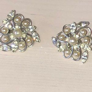 Vintage Clip On Pearl / Silver Earrings